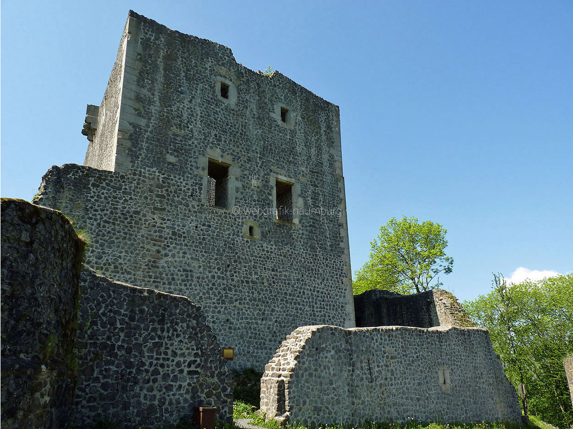 Die Weidelsburg bei Naumburg (Foto: Karl-Franz Thiede)